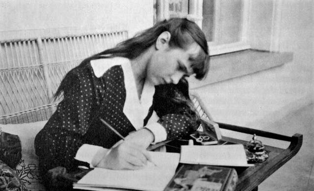 anastasia writing